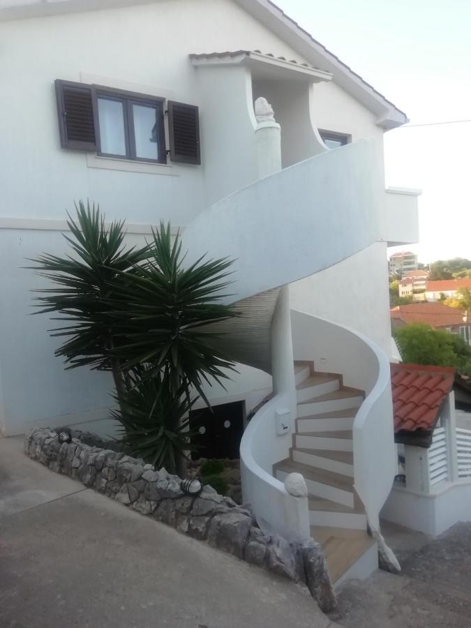 Apartment Elizabeta Sali